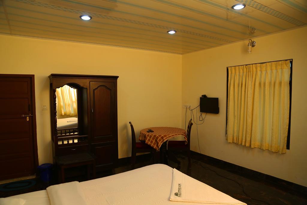 Pavithram Homestay Munnar Buitenkant foto
